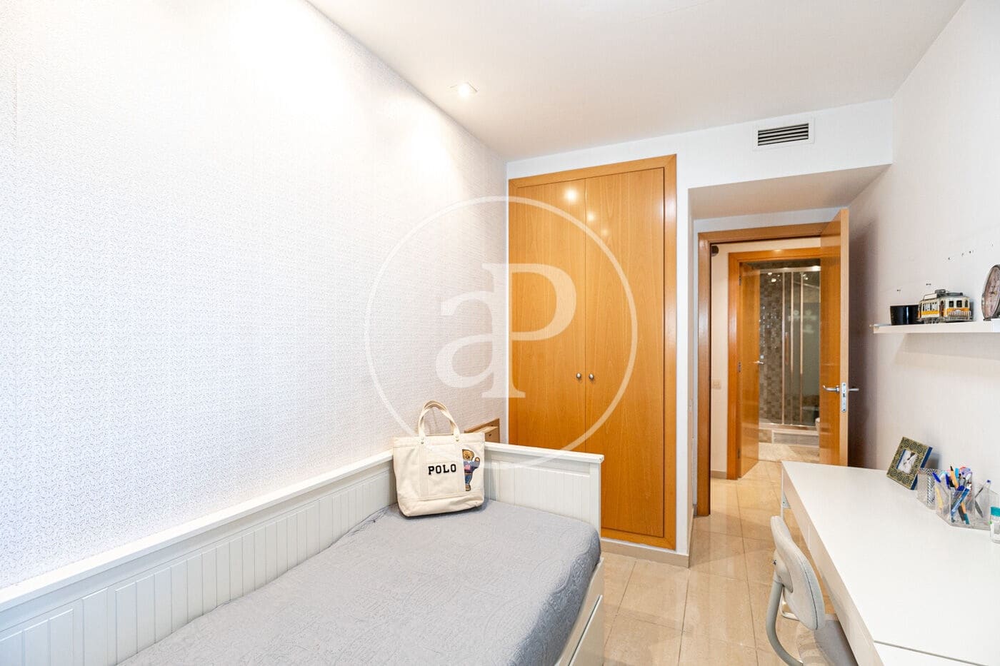 3 soverom Leilighet til leie i Badalona med svømmebasseng garasje - € 2 500 (Ref: 10041151)