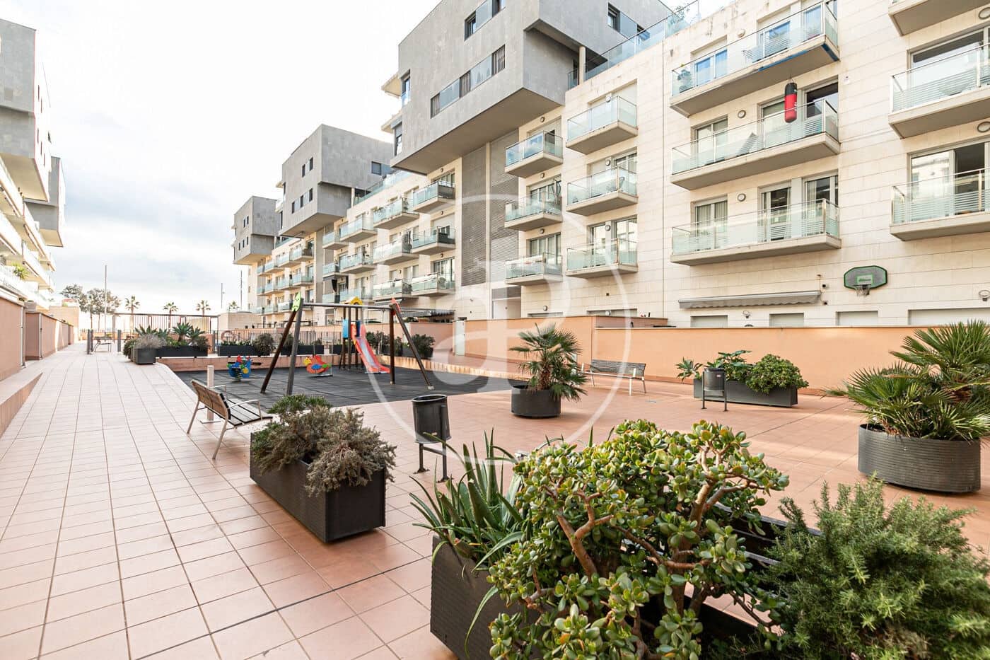 3 soverom Leilighet til leie i Badalona med svømmebasseng garasje - € 2 500 (Ref: 10041151)
