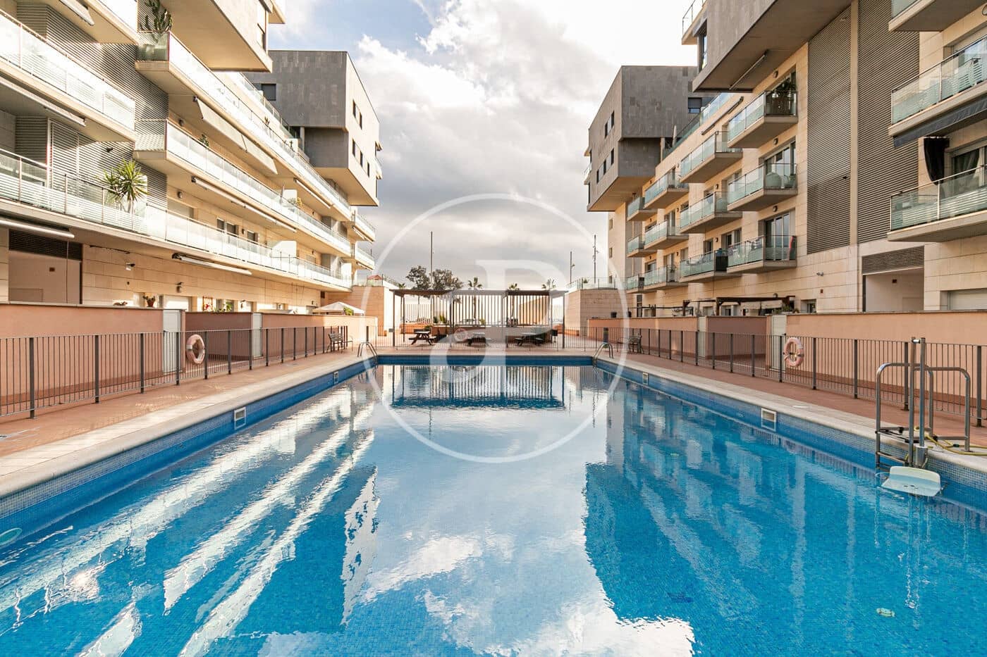3 soverom Leilighet til leie i Badalona med svømmebasseng garasje - € 2 500 (Ref: 10041151)