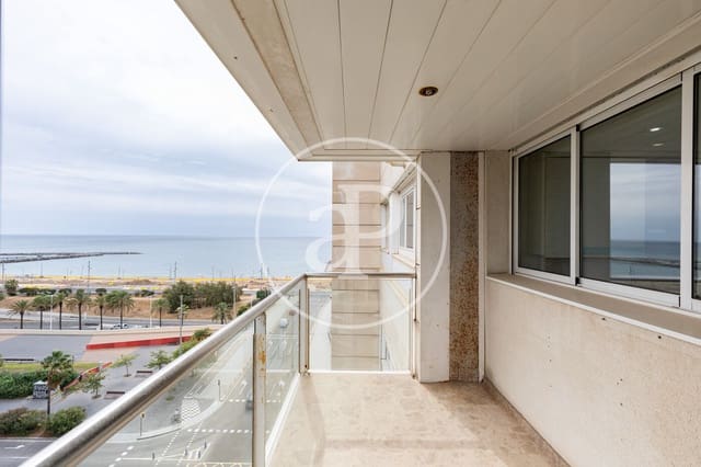 3 chambre Appartement à vendre à Diagonal Mar i El Front Marítim del Poblenou, Barcelone ville avec garage - 800 000 € (Ref: 10041152)