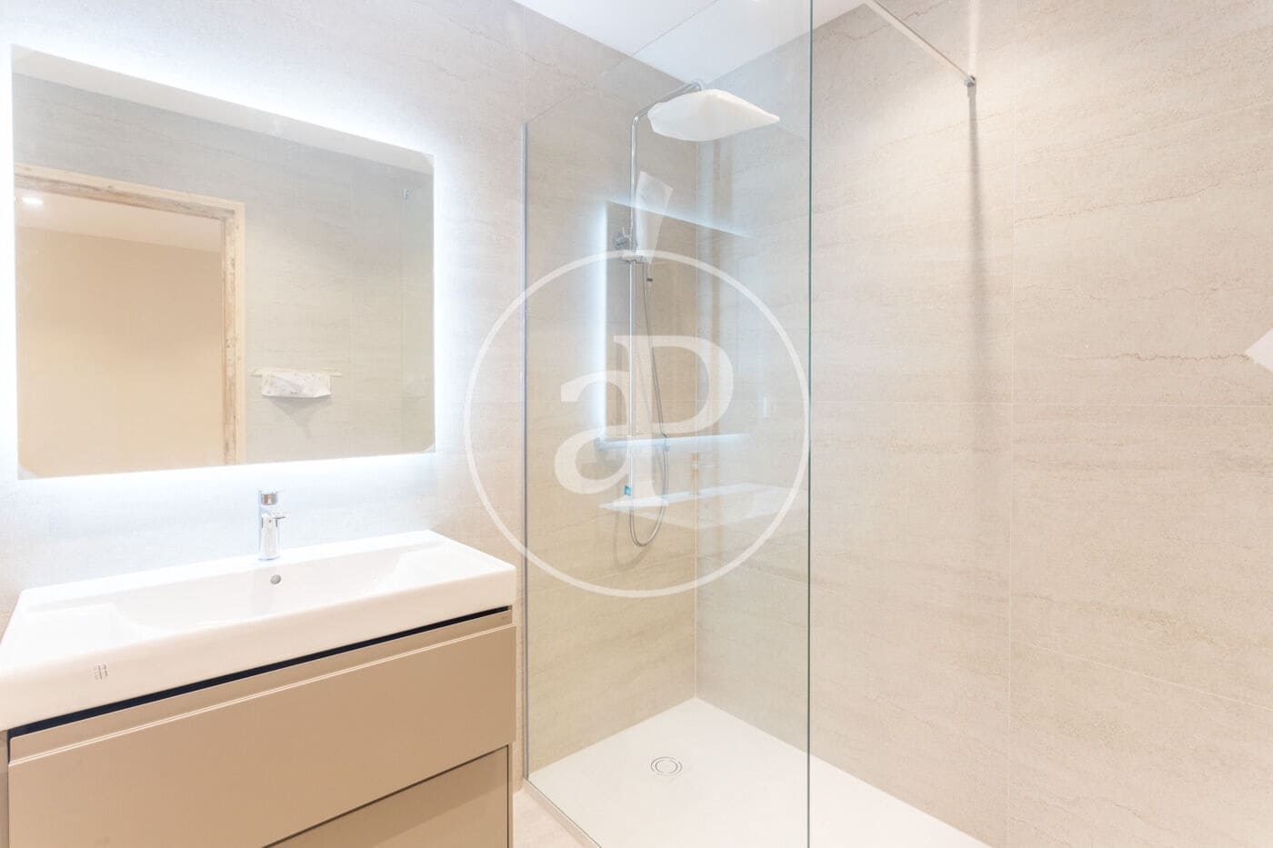 4 sypialnia Apartament do wynajęcia w Miasto Barcelona - 3 700 € (Ref: 10041154)