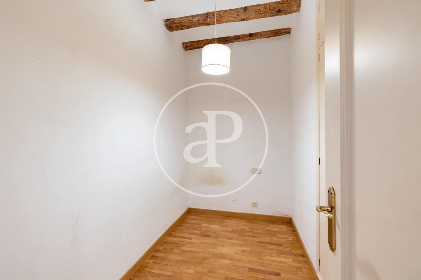 2 soveværelse Lejlighed til salg i Barcelona by - € 265.000 (Ref: 10047342)