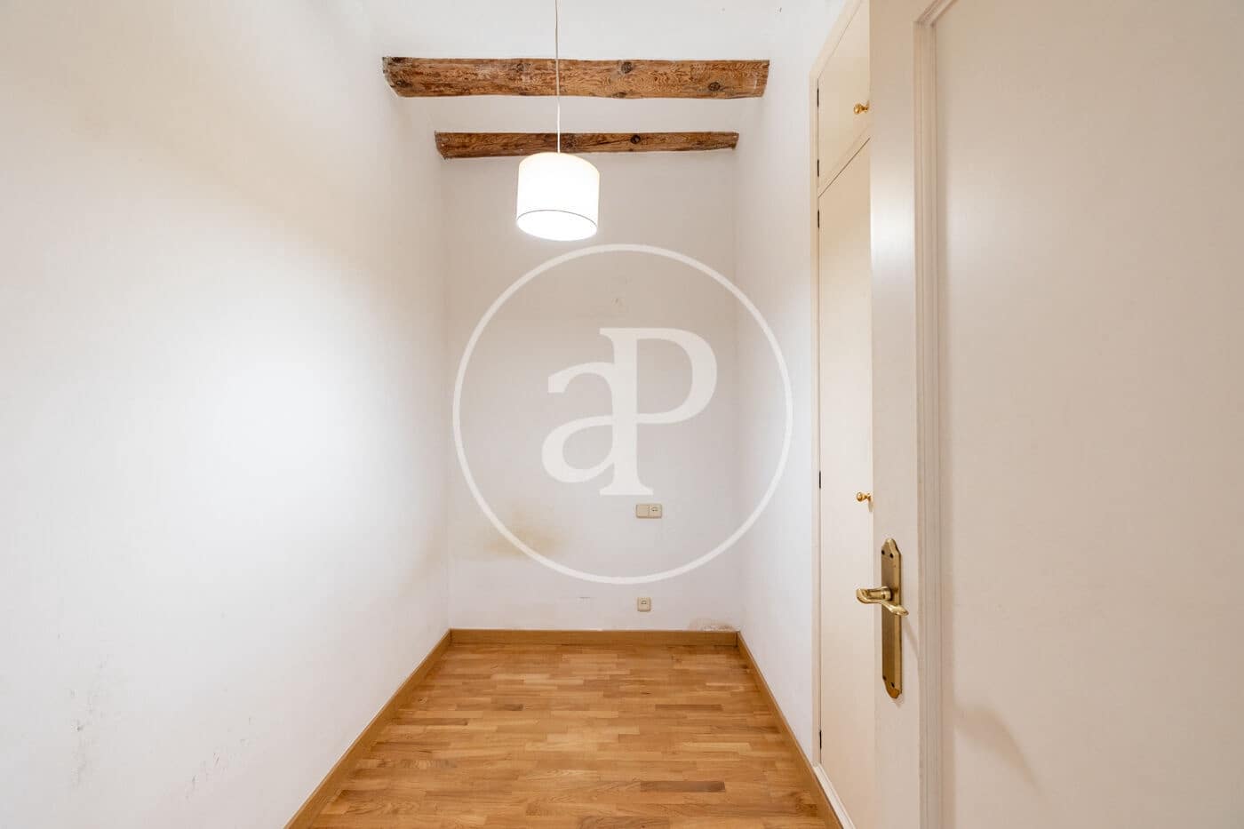 2 soveværelse Lejlighed til salg i Barcelona by - € 265.000 (Ref: 10047342)