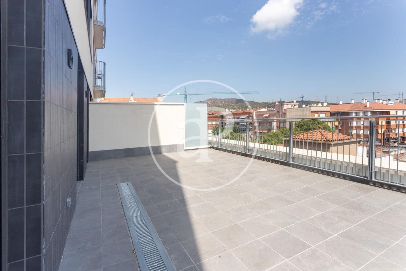 Apartamento de 2 habitaciones en Viladecans en alquiler con garaje - 2.200 € (Ref: 10047343)