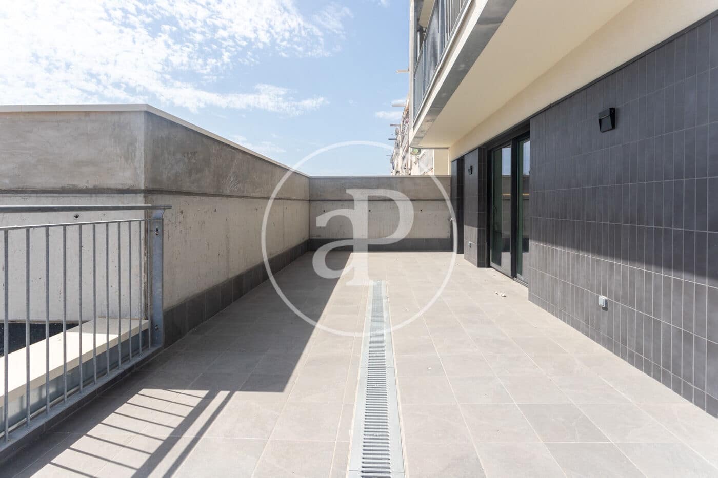 Apartamento de 2 habitaciones en Viladecans en alquiler con garaje - 2.200 € (Ref: 10047343)