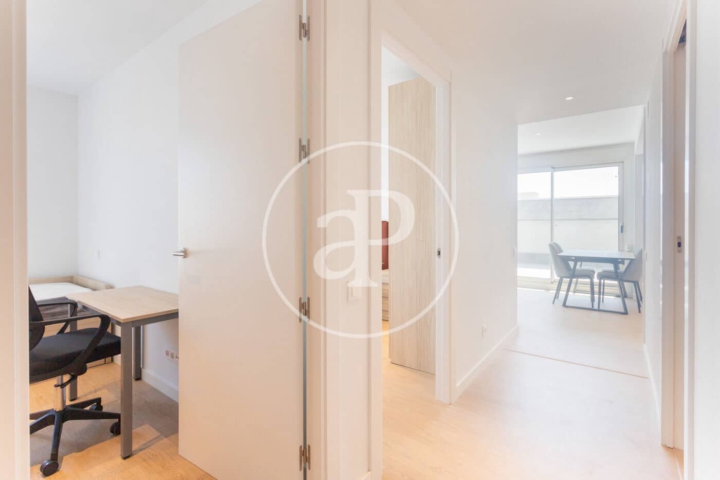 Apartamento de 2 habitaciones en Viladecans en alquiler con garaje - 2.200 € (Ref: 10047343)