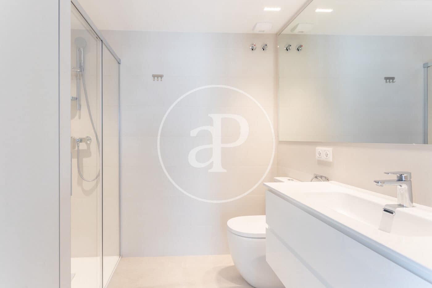 Apartamento de 2 habitaciones en Viladecans en alquiler con garaje - 2.200 € (Ref: 10047343)