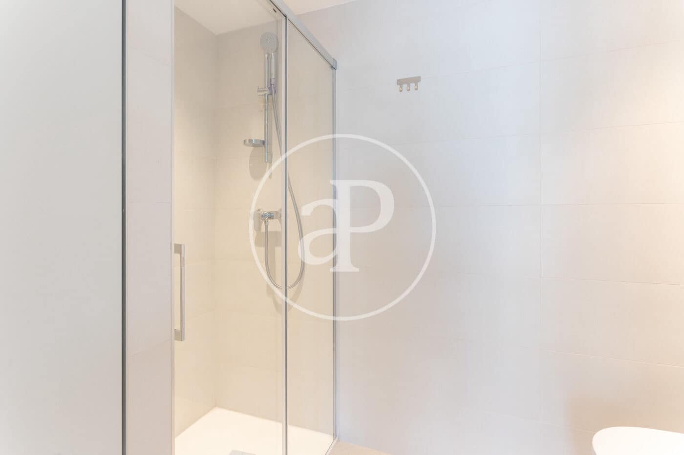 Apartamento de 2 habitaciones en Viladecans en alquiler con garaje - 2.200 € (Ref: 10047343)