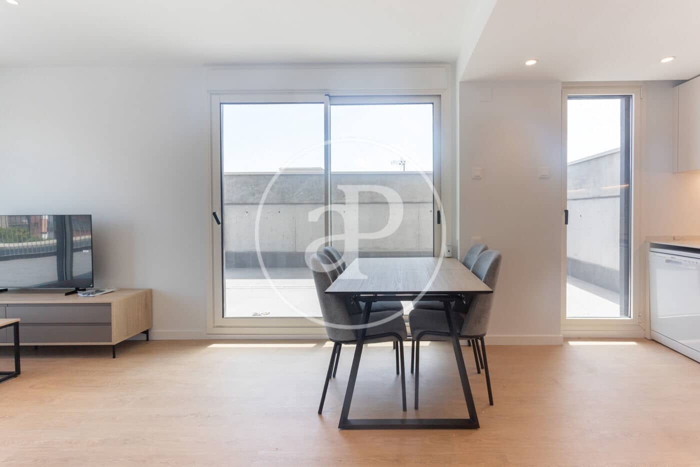 Apartamento de 2 habitaciones en Viladecans en alquiler con garaje - 2.200 € (Ref: 10047343)