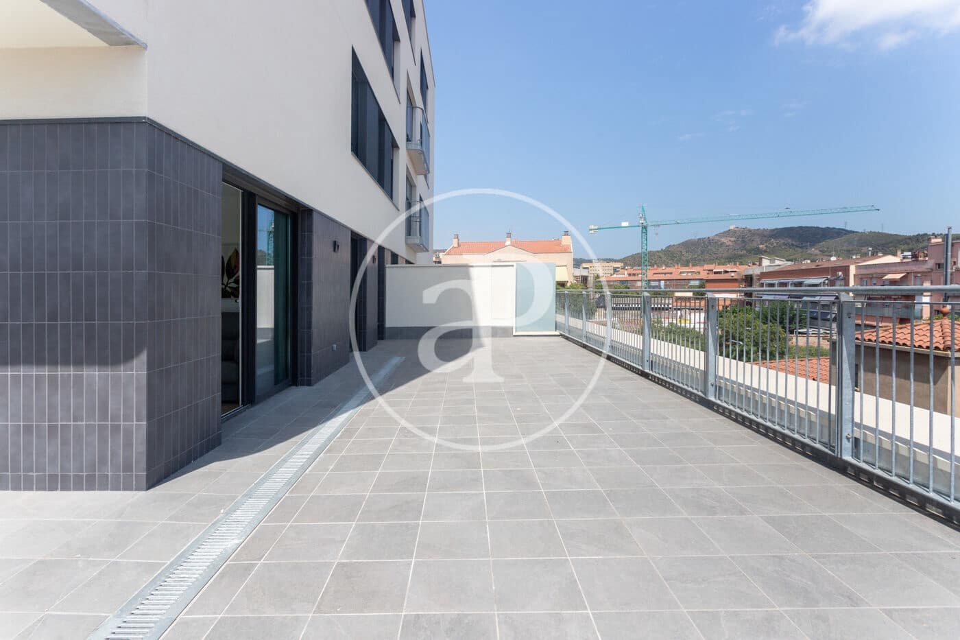 Apartamento de 2 habitaciones en Viladecans en alquiler con garaje - 2.200 € (Ref: 10047343)