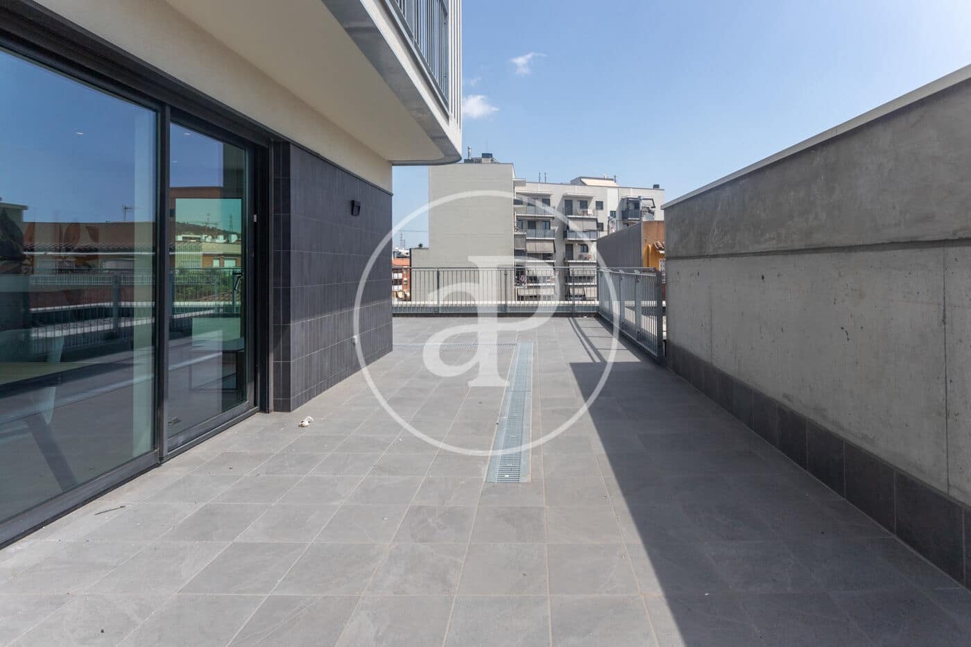 Apartamento de 2 habitaciones en Viladecans en alquiler con garaje - 2.200 € (Ref: 10047343)