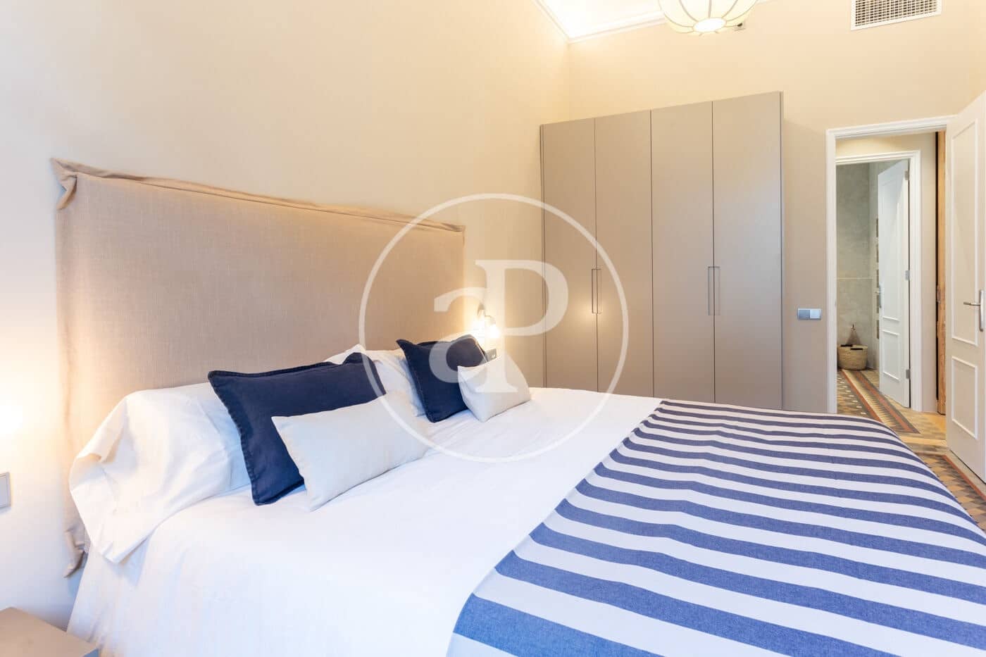 4 slaapkamer Appartement te huur in Barcelona stad - € 8.700 (Ref: 10049297)