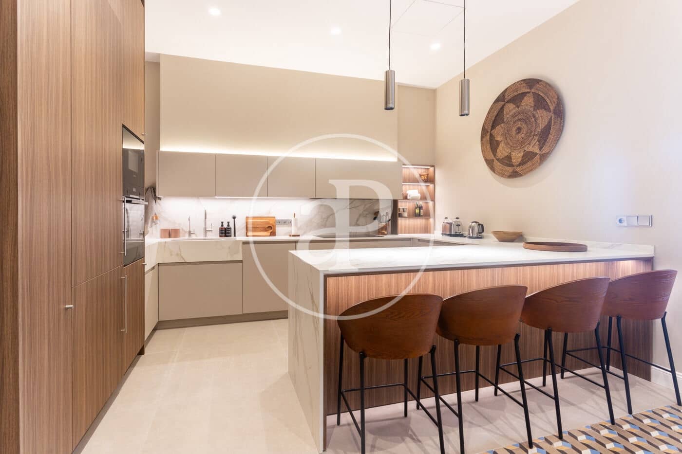 4 slaapkamer Appartement te huur in Barcelona stad - € 8.700 (Ref: 10049297)