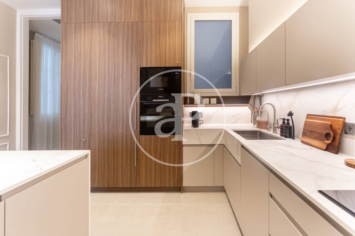 4 slaapkamer Appartement te huur in Barcelona stad - € 8.700 (Ref: 10049297)