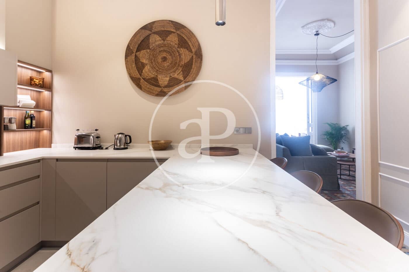 4 slaapkamer Appartement te huur in Barcelona stad - € 8.700 (Ref: 10049297)