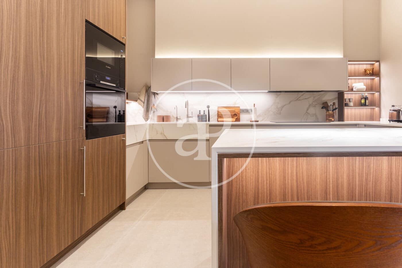 4 slaapkamer Appartement te huur in Barcelona stad - € 8.700 (Ref: 10049297)