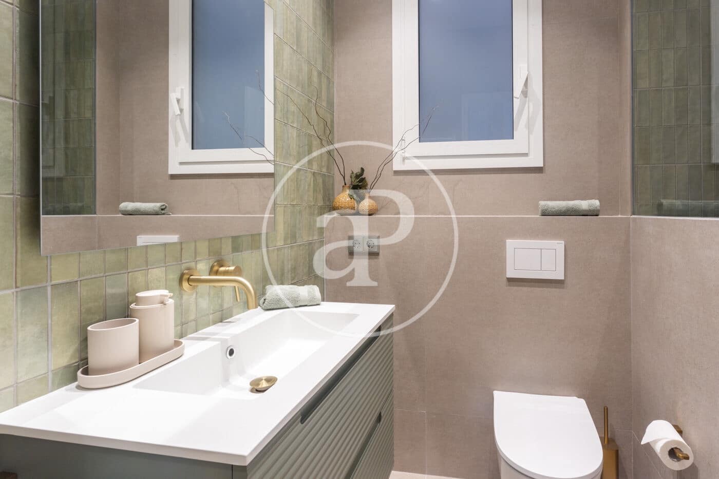 4 slaapkamer Appartement te huur in Barcelona stad - € 8.700 (Ref: 10049297)