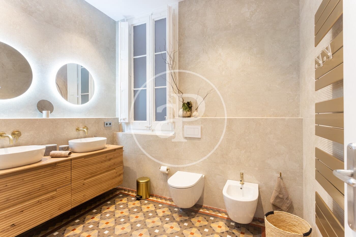 4 slaapkamer Appartement te huur in Barcelona stad - € 8.700 (Ref: 10049297)