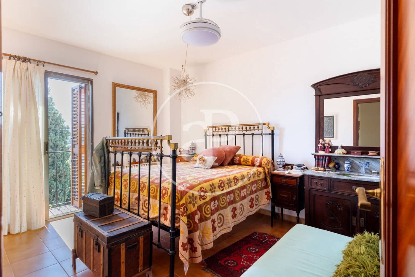 4 bedroom Villa for sale in Cerdanyola del Valles with garage - € 640,000 (Ref: 10049300)