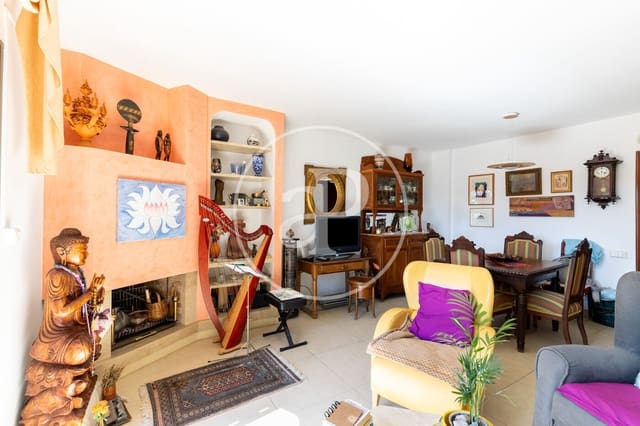 4 Zimmer Villa zu verkaufen in Cerdanyola del Vallès mit Garage - 640.000 € (Ref: 10049300)