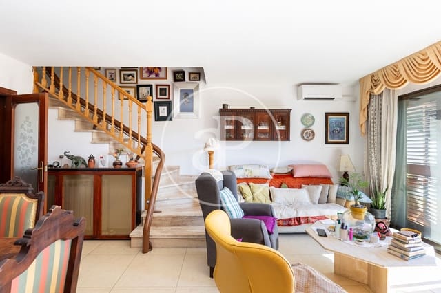 4 Zimmer Villa zu verkaufen in Cerdanyola del Vallès mit Garage - 640.000 € (Ref: 10049300)