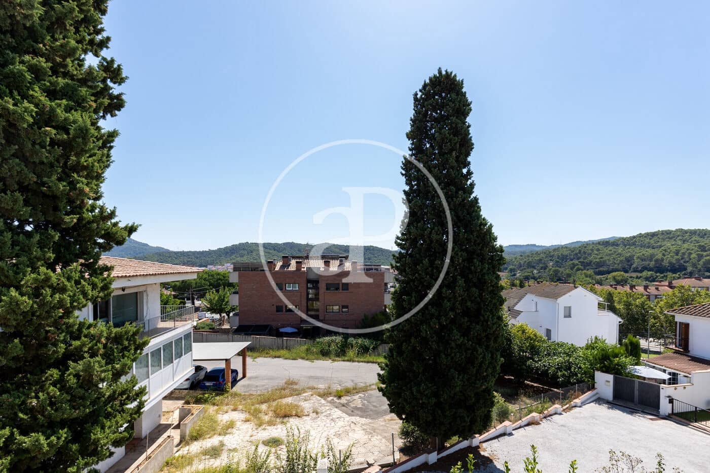 4 bedroom Villa for sale in Cerdanyola del Valles with garage - € 640,000 (Ref: 10049300)