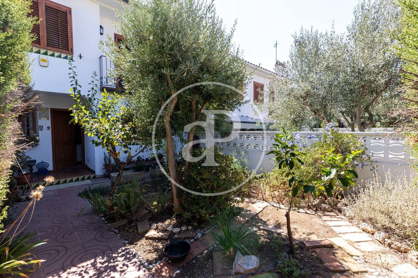 4 bedroom Villa for sale in Cerdanyola del Valles with garage - € 640,000 (Ref: 10049300)