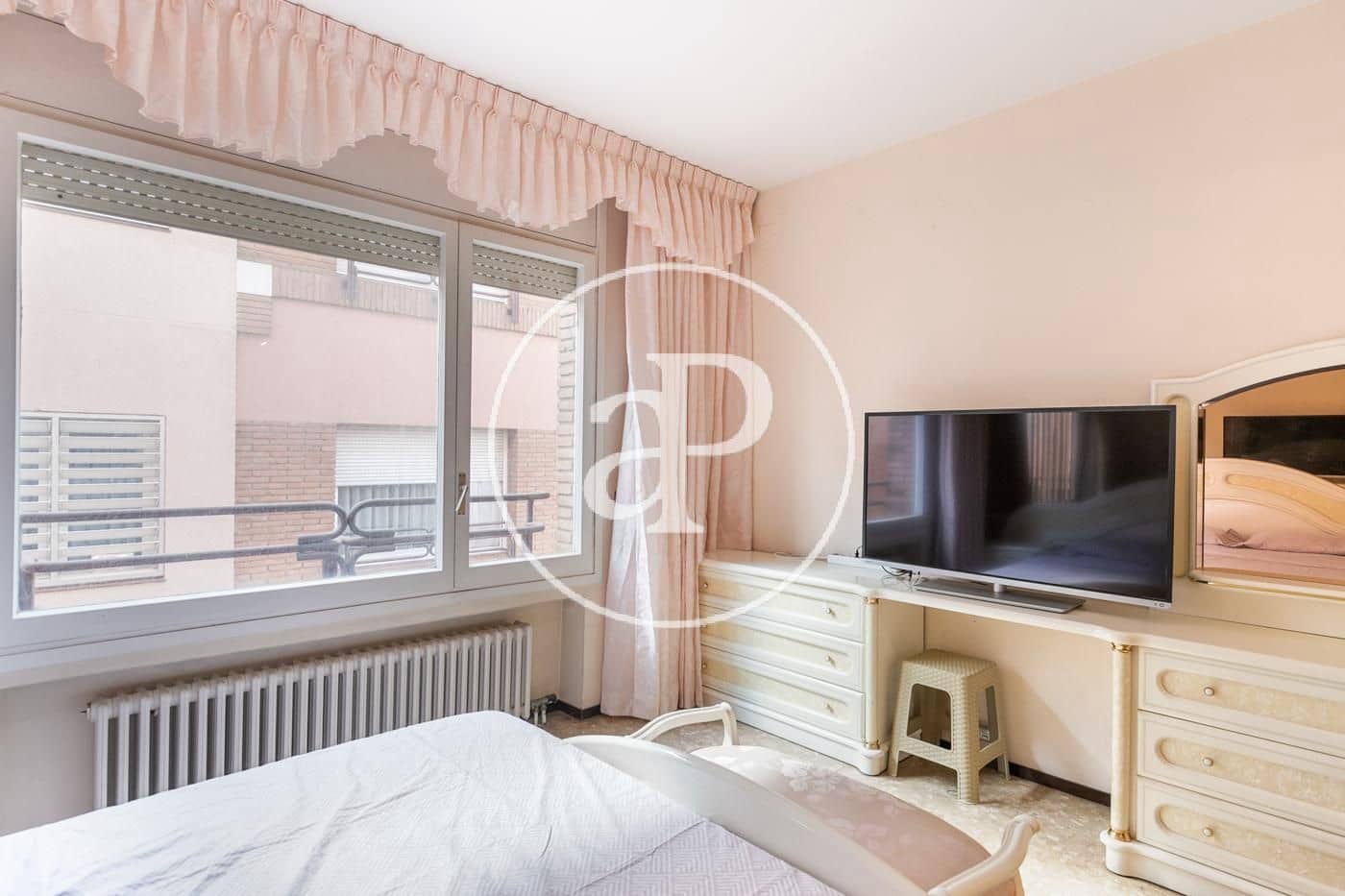 4 Zimmer Apartment zu vermieten in Barcelona Stadt mit Garage - 3.850 € (Ref: 10049301)