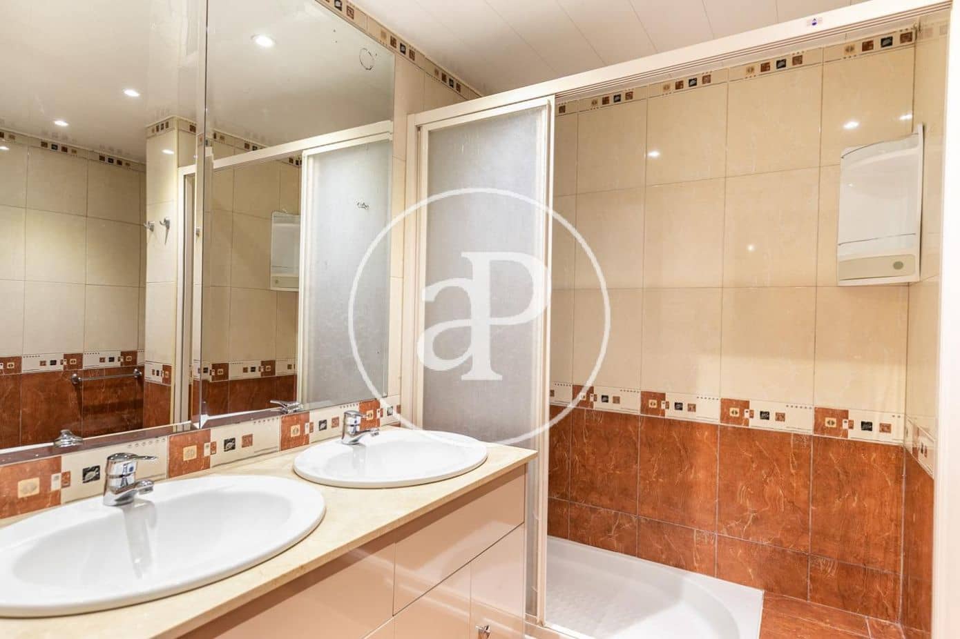4 Zimmer Apartment zu vermieten in Barcelona Stadt mit Garage - 3.850 € (Ref: 10049301)