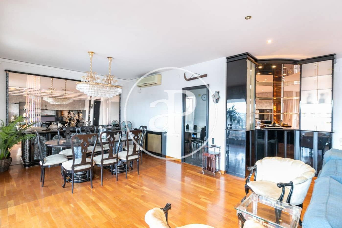 4 Zimmer Apartment zu vermieten in Barcelona Stadt mit Garage - 3.850 € (Ref: 10049301)