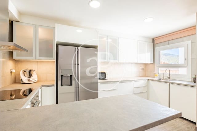 2 bedroom Apartment for sale in La Teixonera, Barcelona city - € 420,000 (Ref: 10055306)