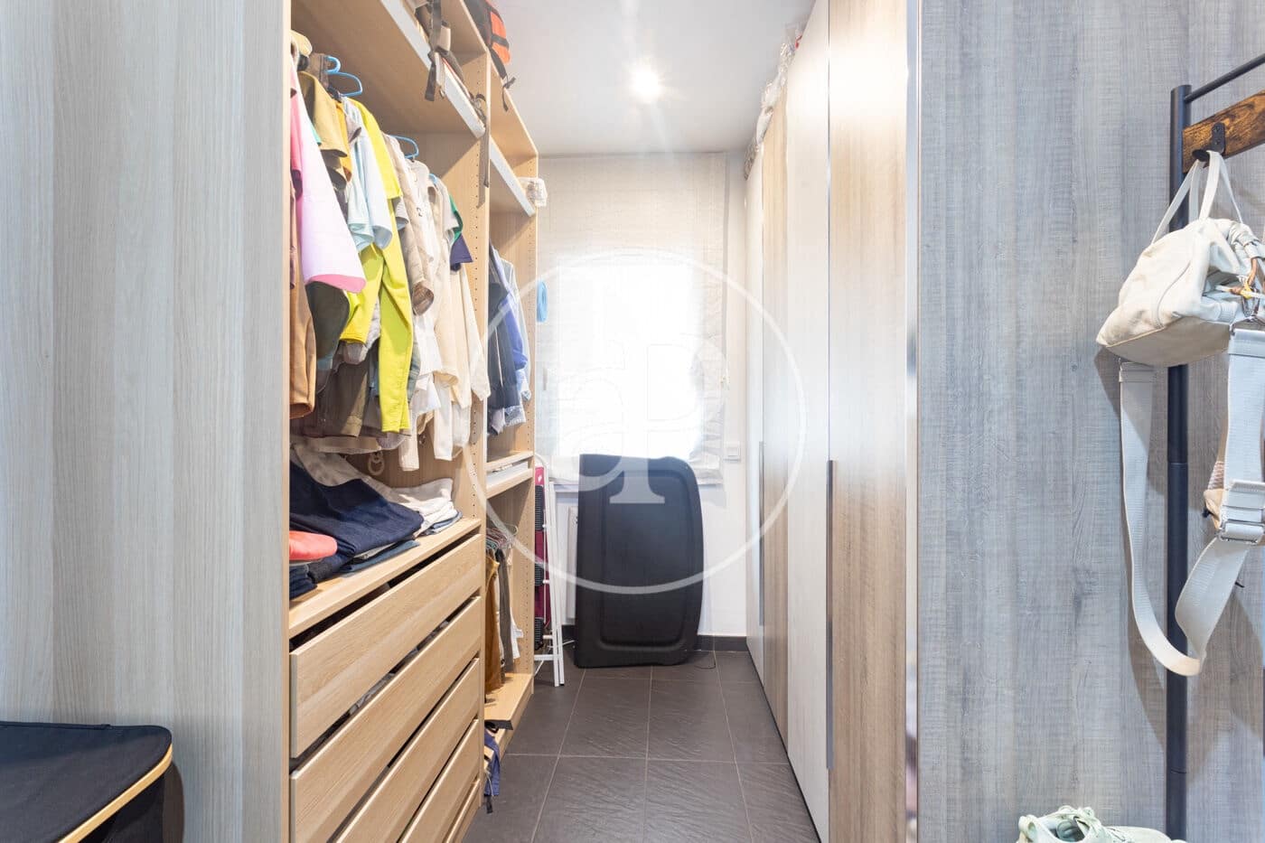 3 soverom Leilighet til leie i Barcelona by med garasje - € 4 480 (Ref: 10055308)