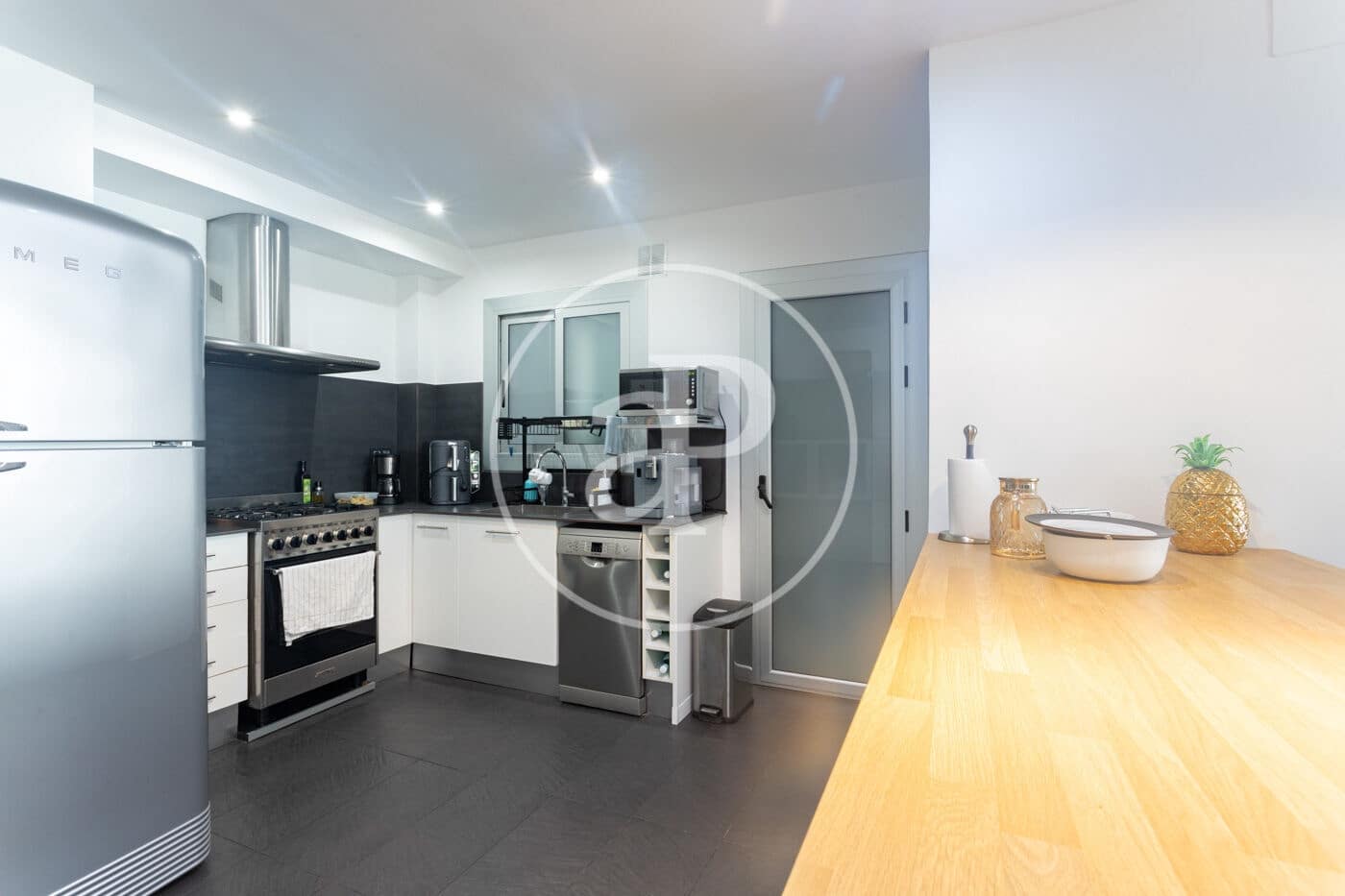 3 soverom Leilighet til leie i Barcelona by med garasje - € 4 480 (Ref: 10055308)