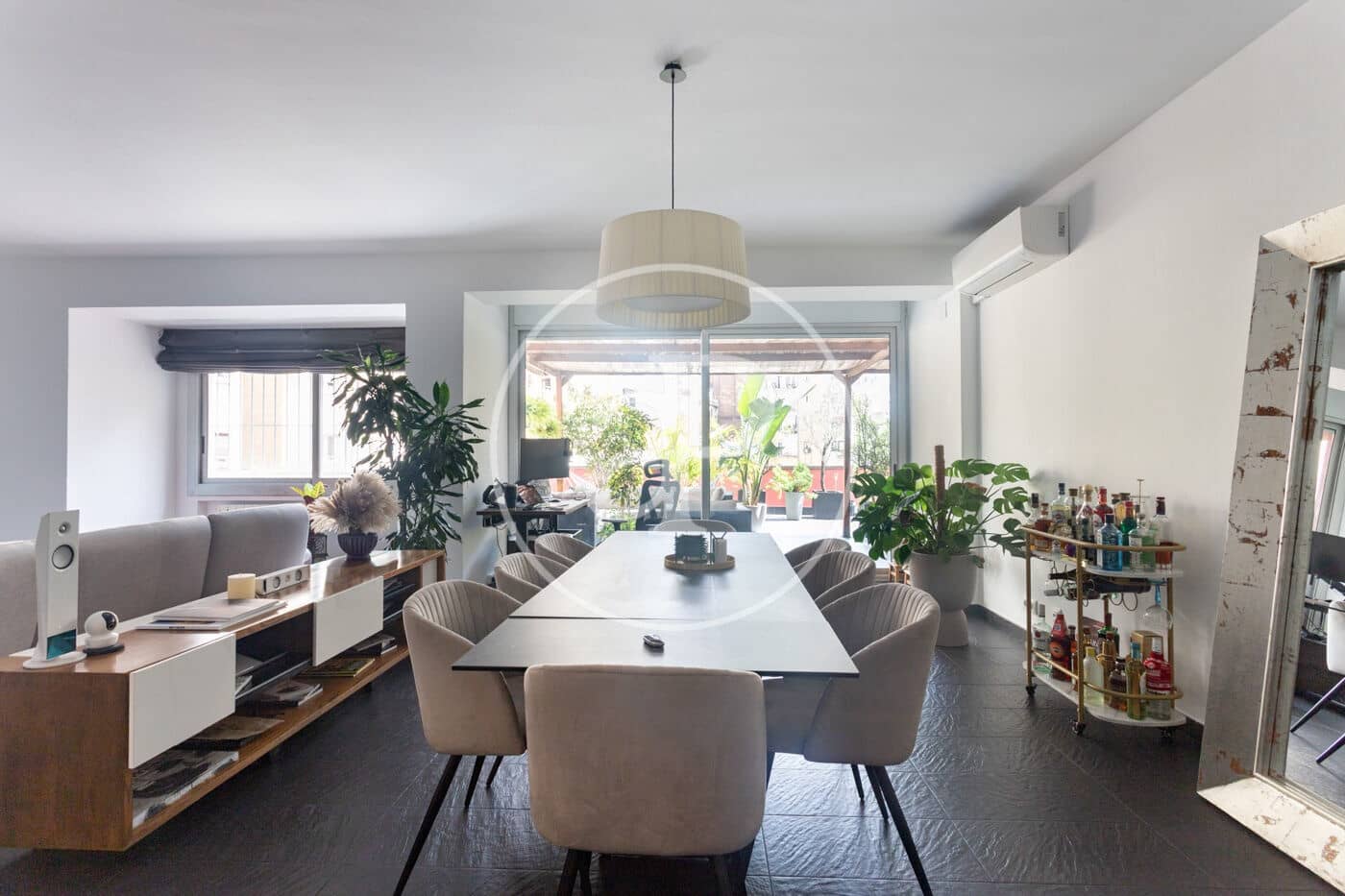 3 soverom Leilighet til leie i Barcelona by med garasje - € 4 480 (Ref: 10055308)