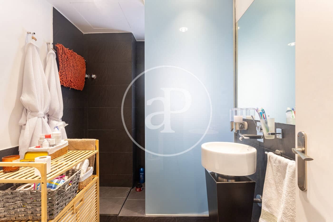 3 soverom Leilighet til leie i Barcelona by med garasje - € 4 480 (Ref: 10055308)