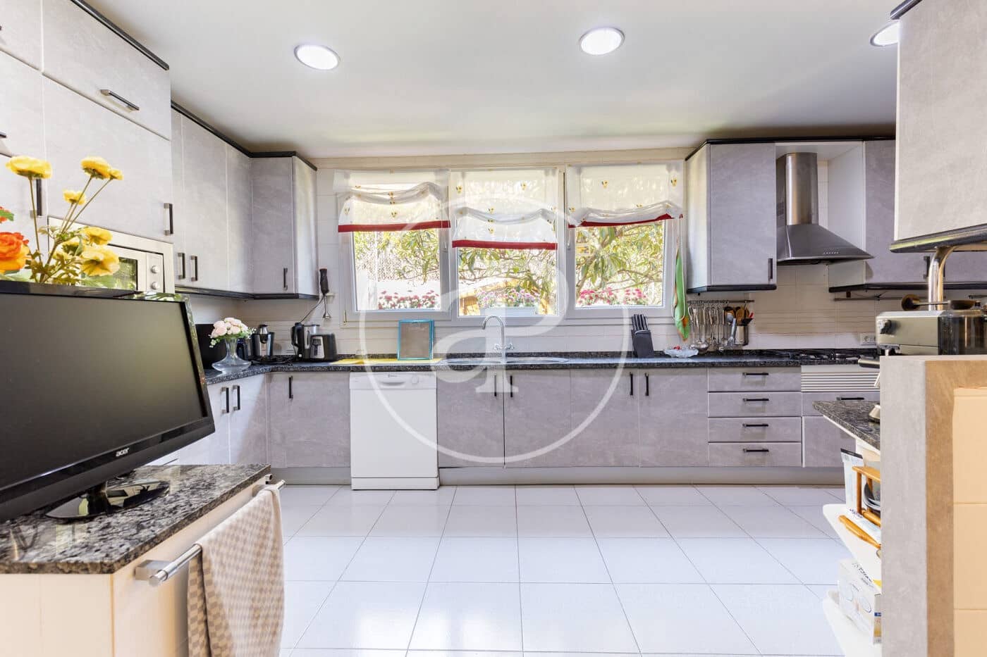 6 bedroom Villa for sale in Cerdanyola del Valles with pool garage - € 1,850,000 (Ref: 10059161)