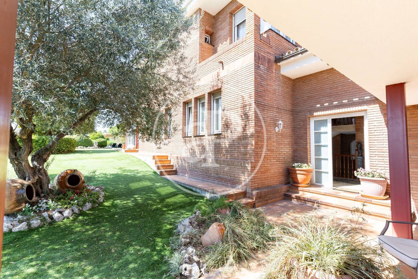 6 bedroom Villa for sale in Cerdanyola del Valles with pool garage - € 1,850,000 (Ref: 10059161)