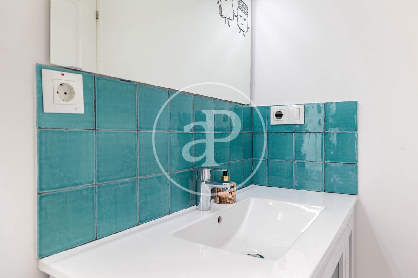 3 soverom Penthouse til salgs i Barcelona by - € 790 000 (Ref: 10062031)