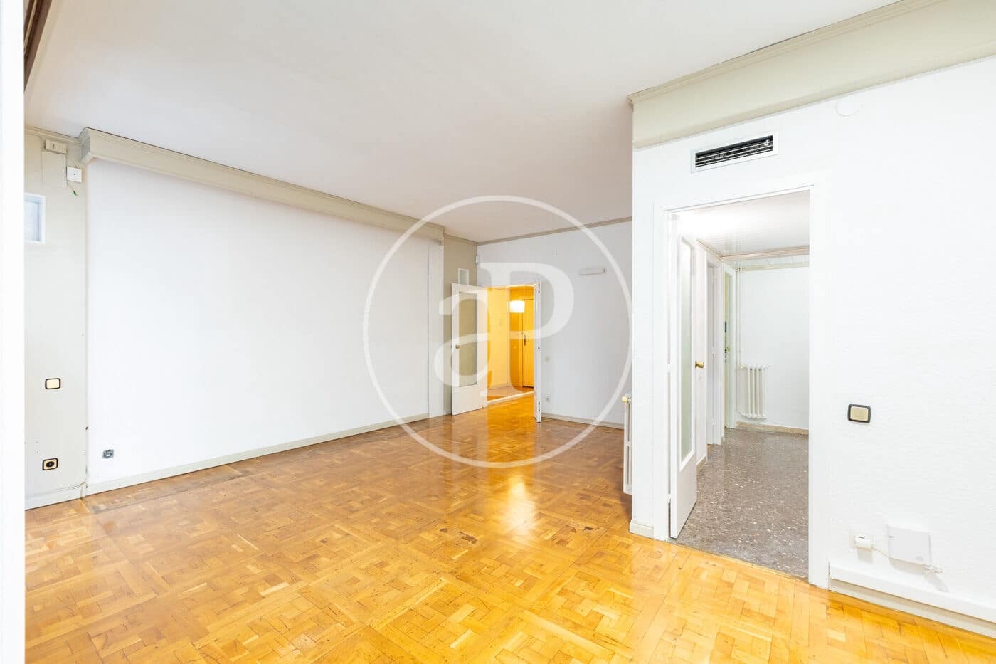 3 sypialnia Apartament na sprzedaż w Miasto Barcelona z garażem - 580 000 € (Ref: 10075558)