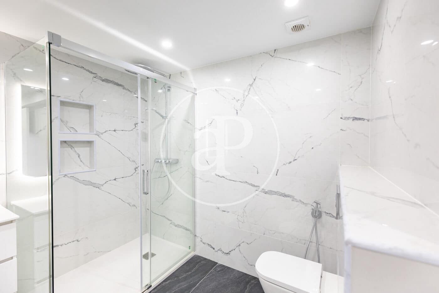 5 makuuhuone Huoneisto myytävänä paikassa Barcelona kaupunki - 1 090 000 € (Ref: 10075559)