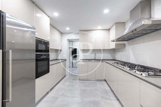 5 sovrum Lägenhet till salu i La Dreta de L'Eixample, Barcelona stad - 1 090 000 € (Ref: 10075559)