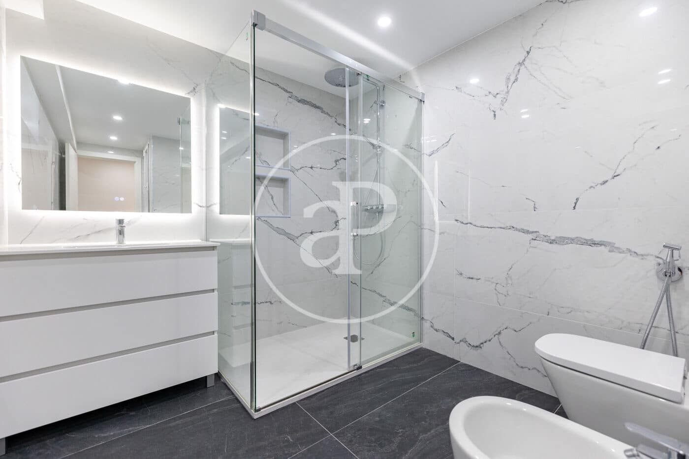 5 makuuhuone Huoneisto myytävänä paikassa Barcelona kaupunki - 1 090 000 € (Ref: 10075559)