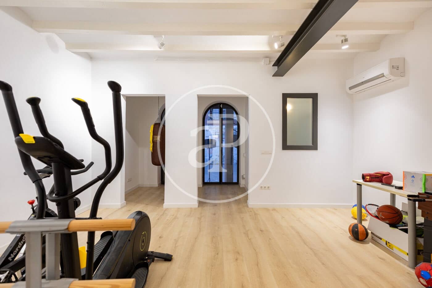 Chalet de 5 habitaciones en Barcelona ciudad en venta con piscina - 2.120.000 € (Ref: 10075560)