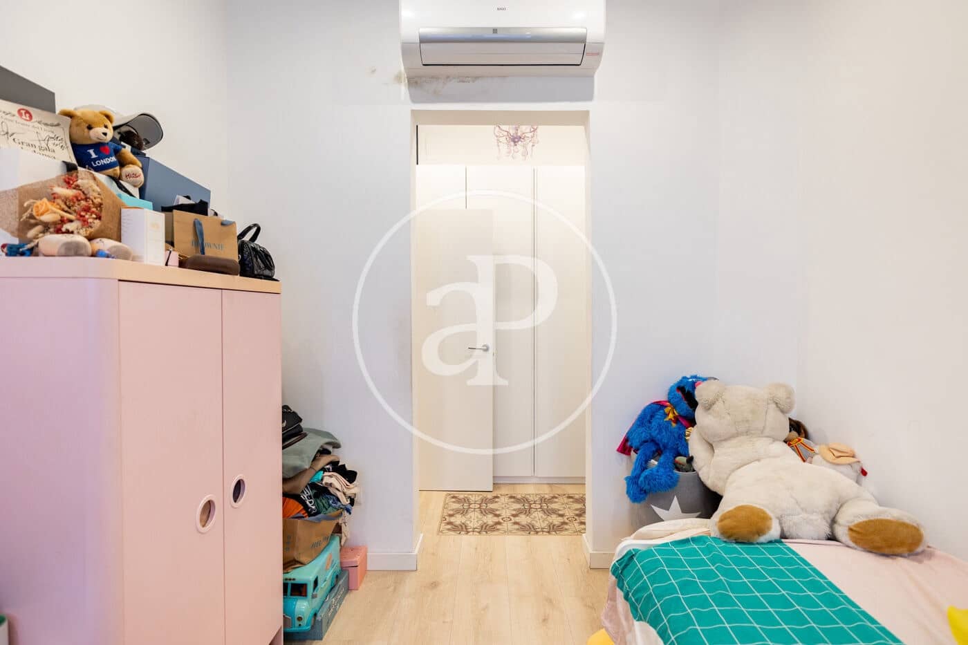 Chalet de 5 habitaciones en Barcelona ciudad en venta con piscina - 2.120.000 € (Ref: 10075560)