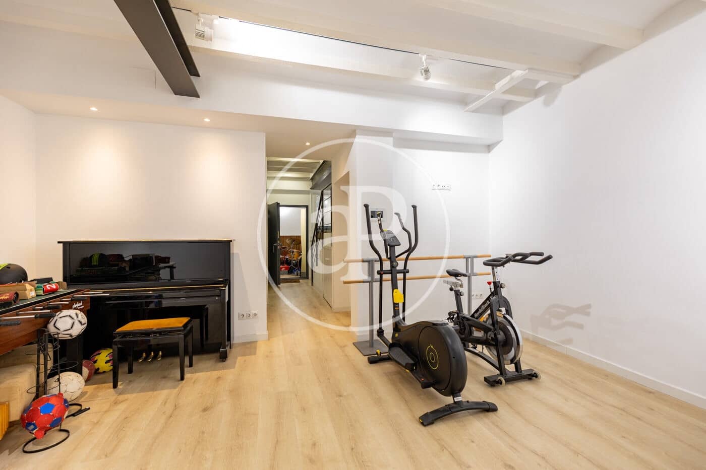 Chalet de 5 habitaciones en Barcelona ciudad en venta con piscina - 2.120.000 € (Ref: 10075560)