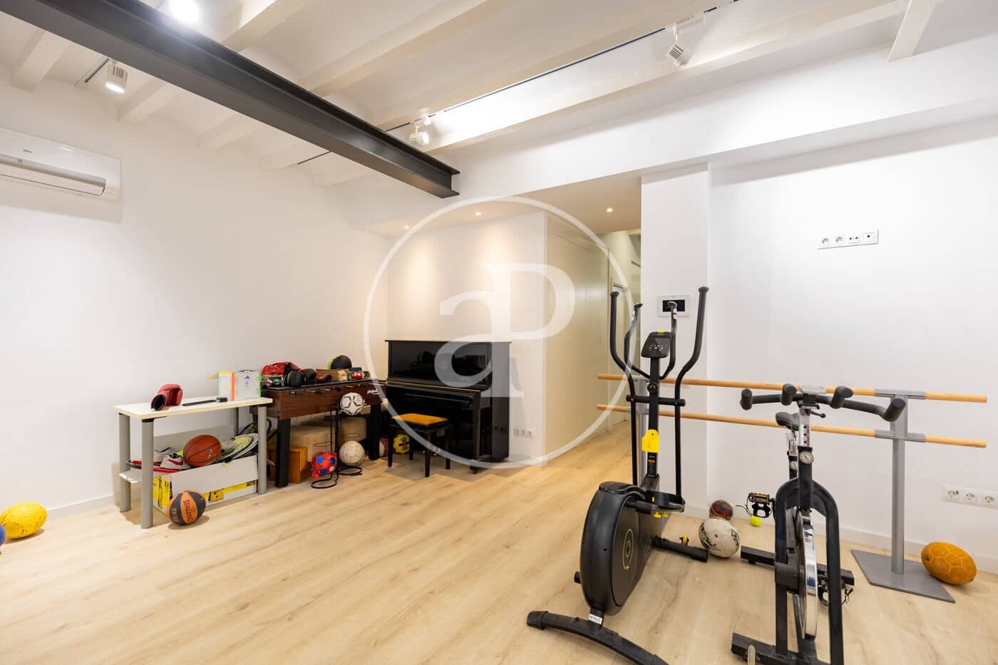 Chalet de 5 habitaciones en Barcelona ciudad en venta con piscina - 2.120.000 € (Ref: 10075560)