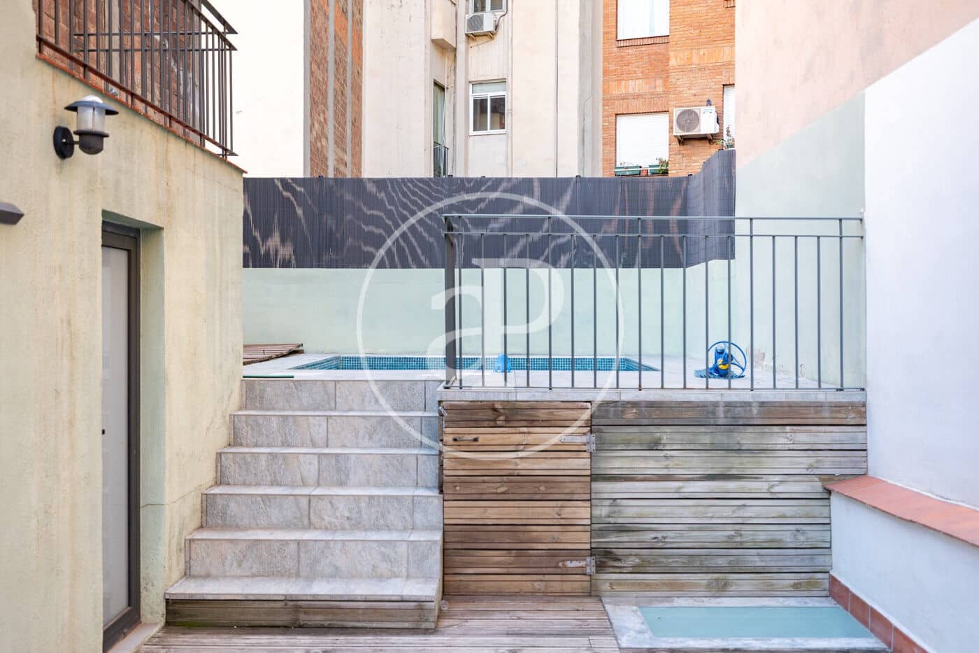 Chalet de 5 habitaciones en Barcelona ciudad en venta con piscina - 2.120.000 € (Ref: 10075560)
