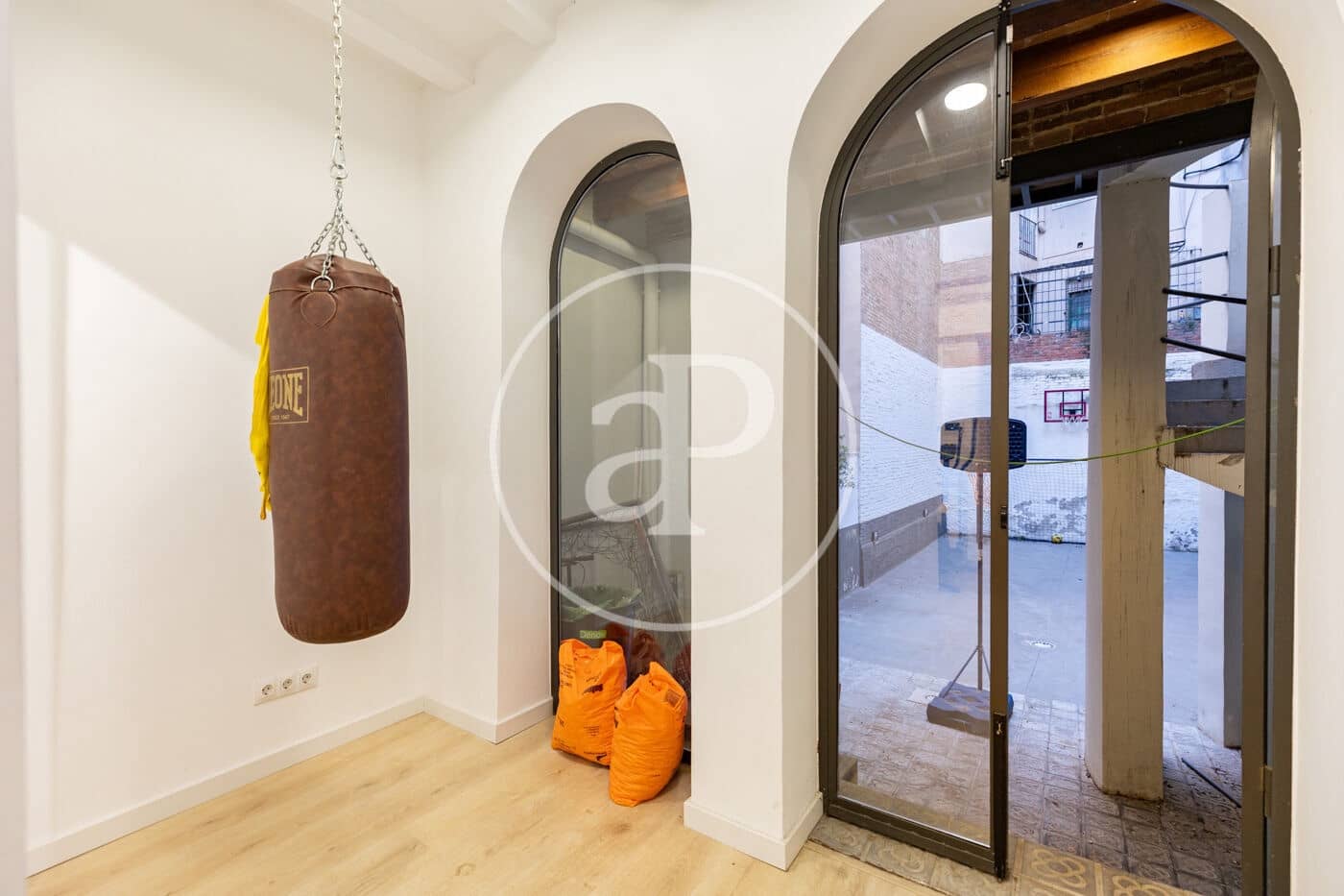 Chalet de 5 habitaciones en Barcelona ciudad en venta con piscina - 2.120.000 € (Ref: 10075560)
