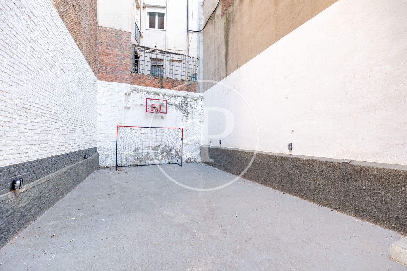 Chalet de 5 habitaciones en Barcelona ciudad en venta con piscina - 2.120.000 € (Ref: 10075560)