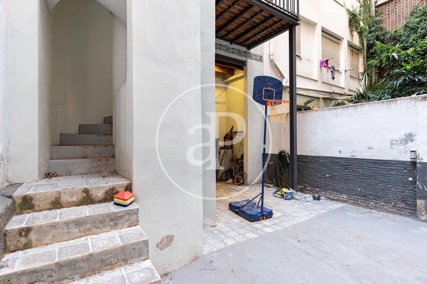 Chalet de 5 habitaciones en Barcelona ciudad en venta con piscina - 2.120.000 € (Ref: 10075560)